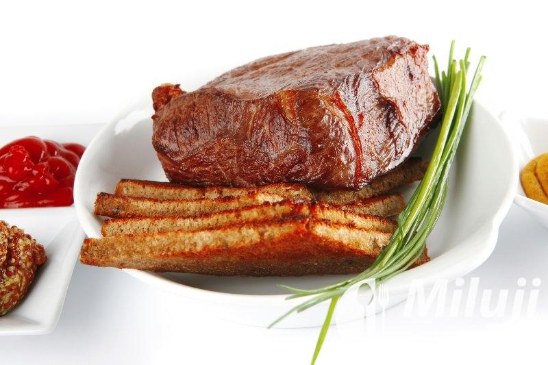 Grilované toasty se steakem