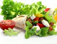 Palačinky se zeleninovým salátem 