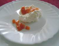 Meruňkový salát se šlehačkou