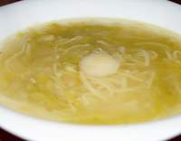 Pórková polévka s vlasovými nudlemi