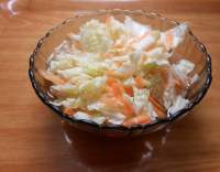 Salát z čínského zelí s mrkví