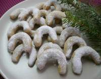 Vanilkové vánoční rohlíčky s oříšky