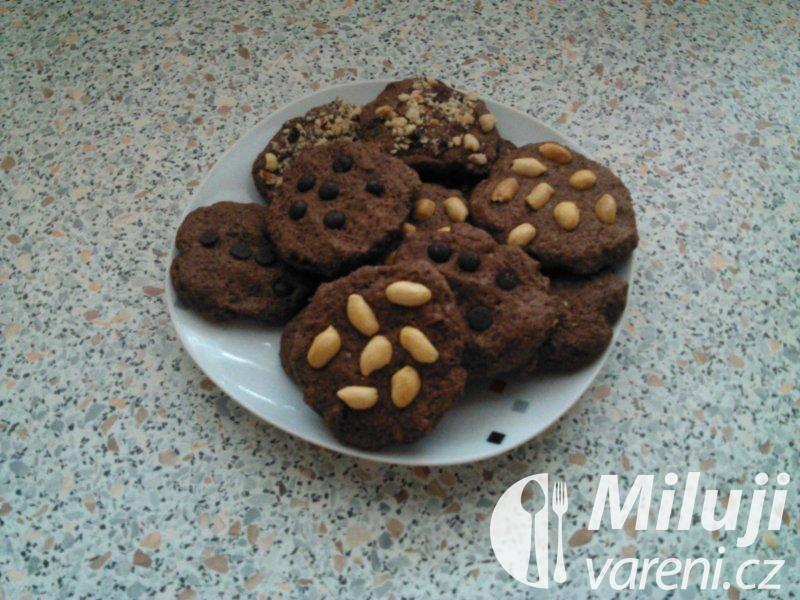 Čokoládové cookies s pomerančem a vlašskými ořechy
