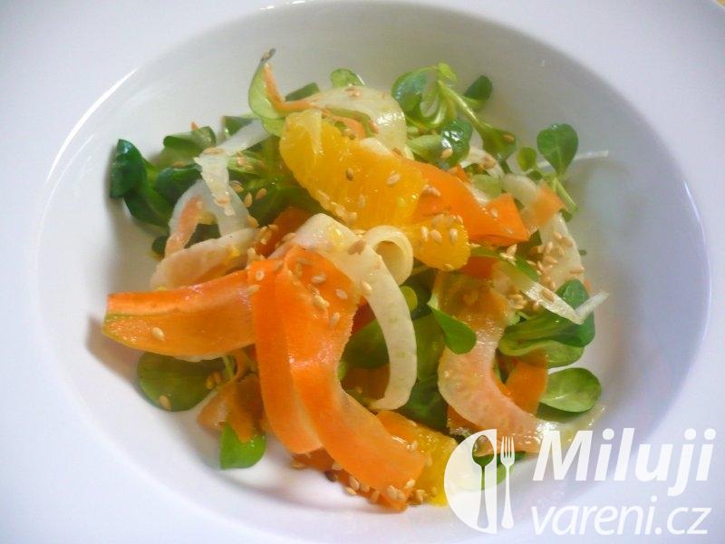 Mrkvovo-pomerančový salát s fenyklem