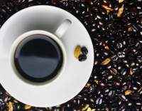 Černá káva s kardamomem